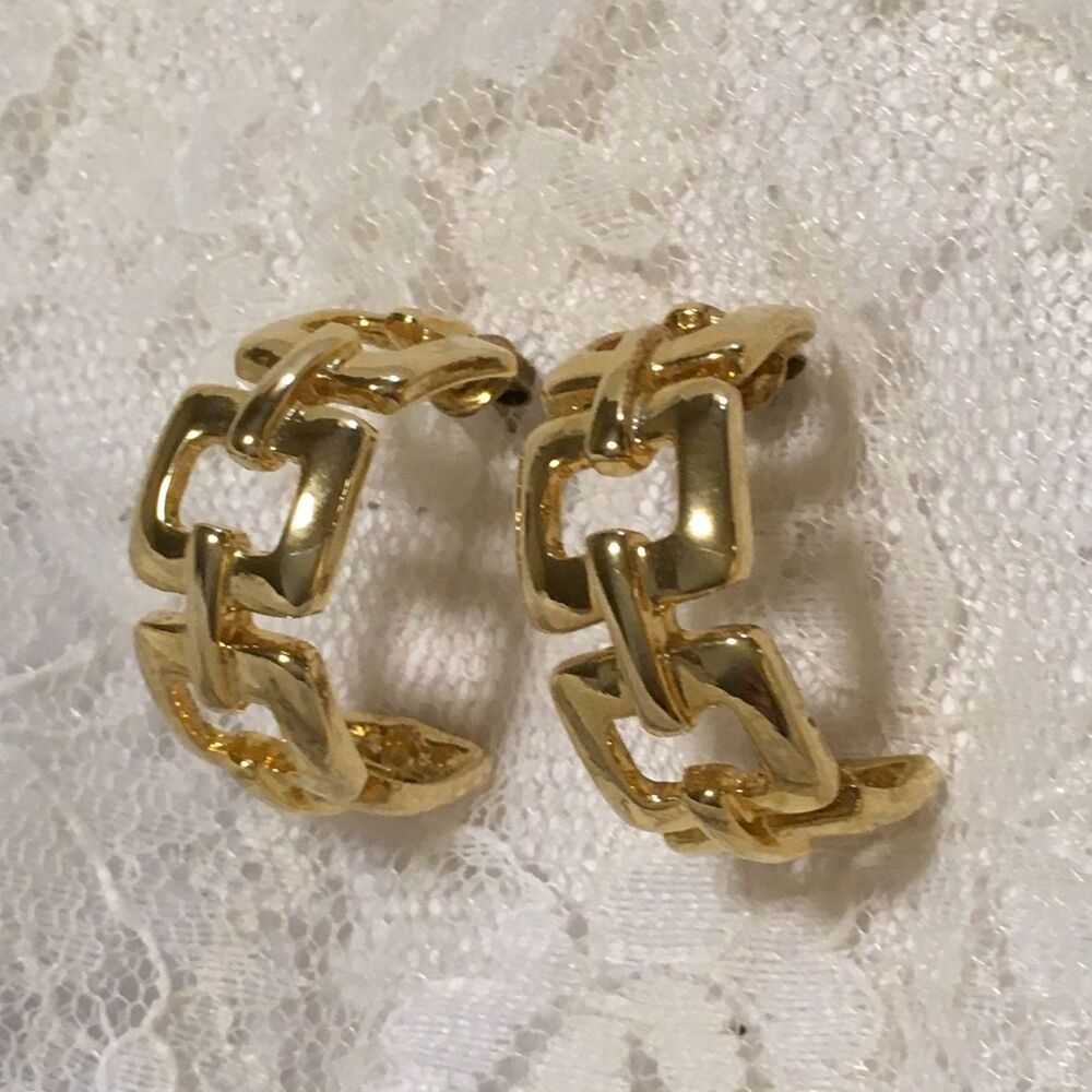 Gold Tone Chain Style Hoop Earrings Pierced Soft Geometric Hoops